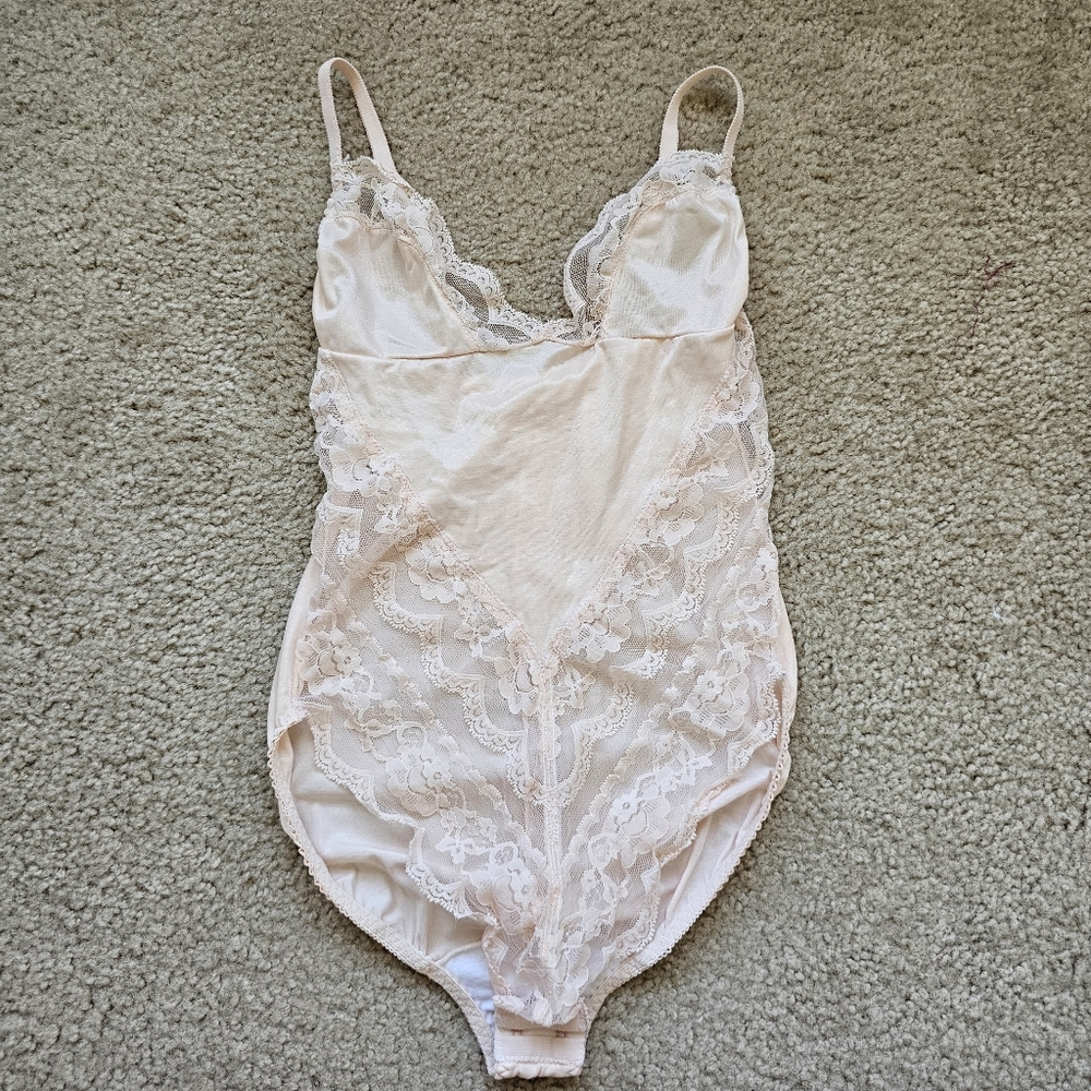 Vintage 80s Sears Union USA Made lace sheer lingerie bodysuit teddy beige L / S